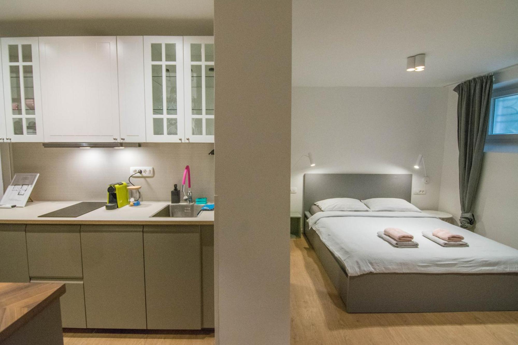 Romiru Rooms And Studio Apartment سبليت المظهر الخارجي الصورة