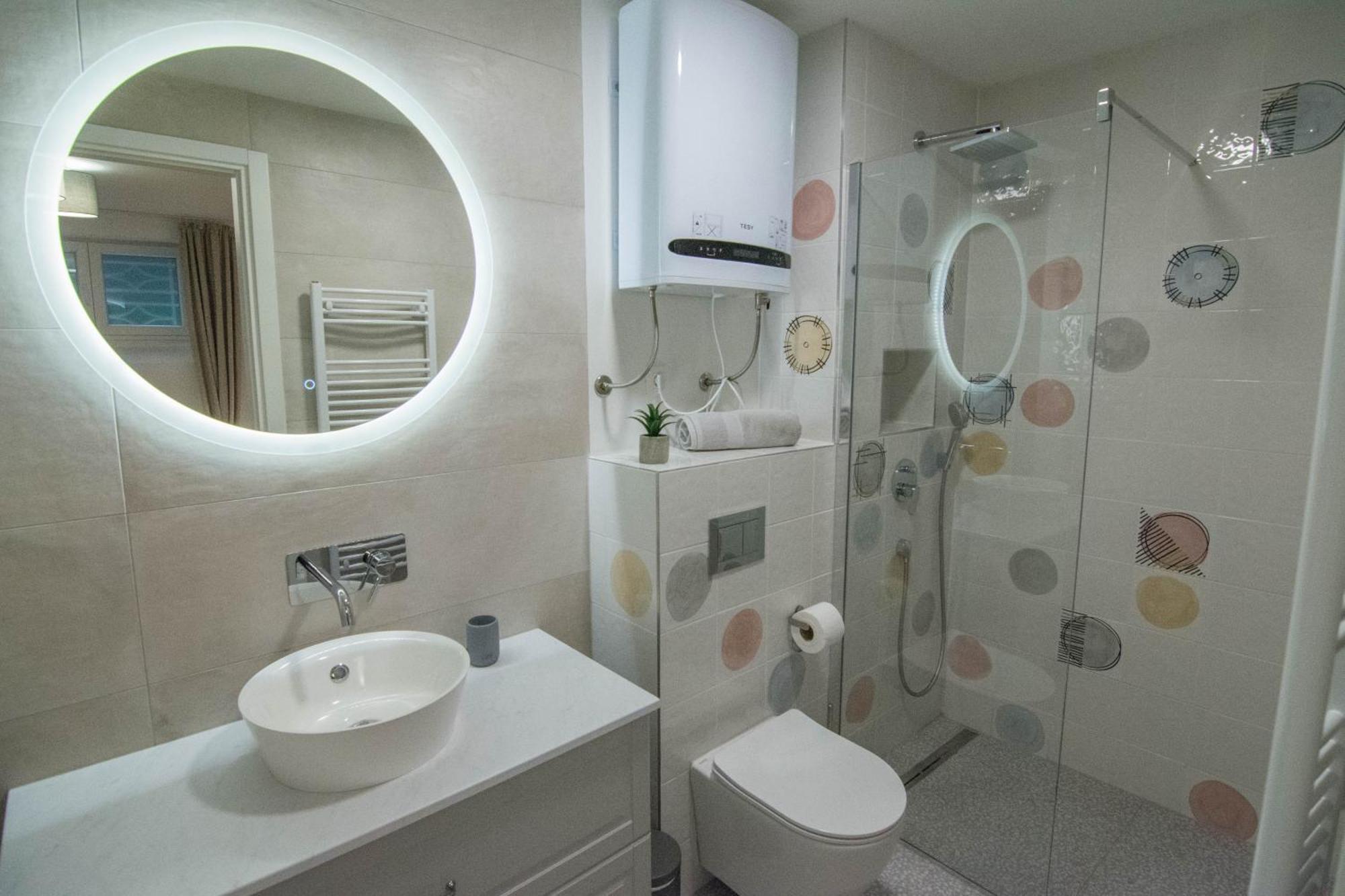 Romiru Rooms And Studio Apartment سبليت المظهر الخارجي الصورة